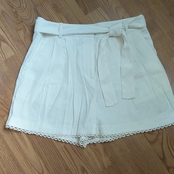 Ann Taylor Pants - ⭐ Ann Taylor Linen Pleated Shorts w/ Tie Sash NWT